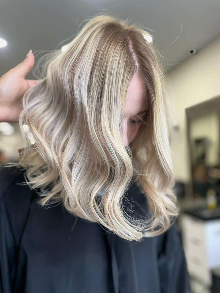 Résultat coiffure boucles blondes
