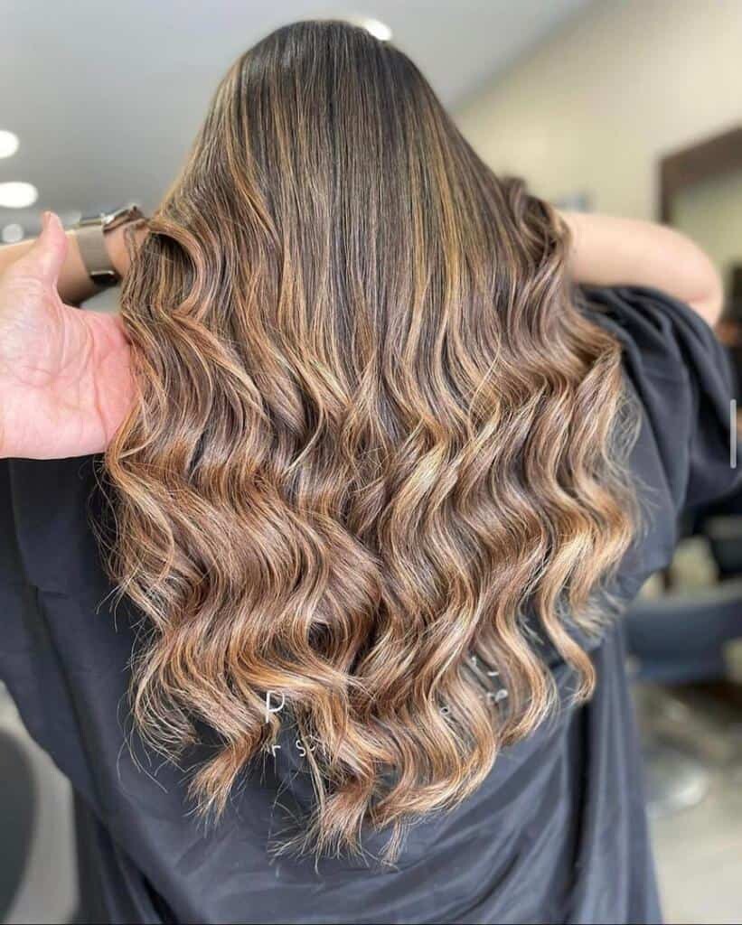 coiffeur cheveux bouclés